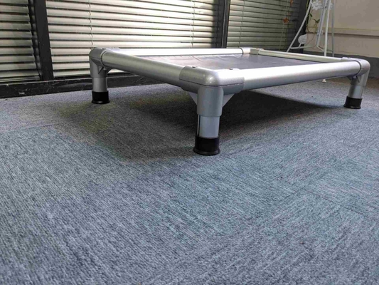 Tapis de couchage ouvert moderne XL pour chiens imperméable et amovible durable à l'intérieur/à l'extérieur