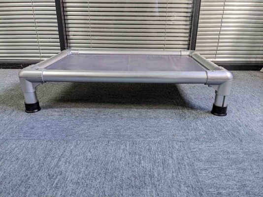 Tapis de couchage ouvert moderne XL pour chiens imperméable et amovible durable à l'intérieur/à l'extérieur