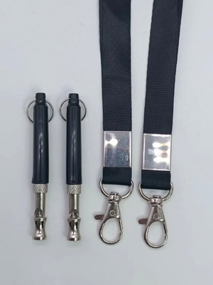 Apprentissage des animaux de compagnie Sifflet de chien fort avec Lanyard violet en acier inoxydable anti-aboiement par ultrasons