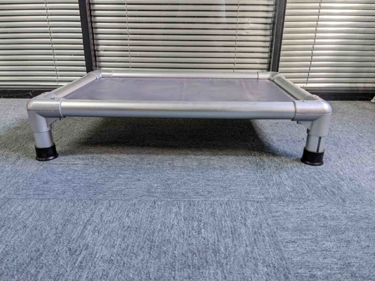 Couchette pour animaux de compagnie personnalisée 3 mm d'épaisseur lavable et rafraîchissante avec cadre en acier massif