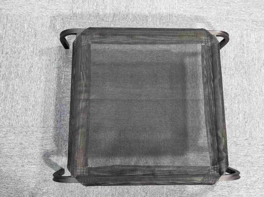 Lit pour animaux de compagnie surélevé pour le refroidissement d'été Lit de chien de camping portable à Shanghai