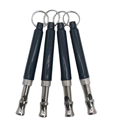 Sifflet d'entraînement de chien métallique à ultrasons avec cordage acceptable pour vos besoins OEM ODM