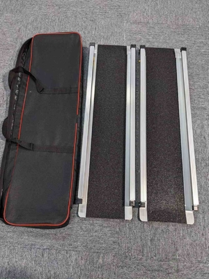 Largeur ouverte de 73 cm T3-T8 Rampe en aluminium pour les marches de la maison Porte d'entrée Escaliers Surface antidérapante