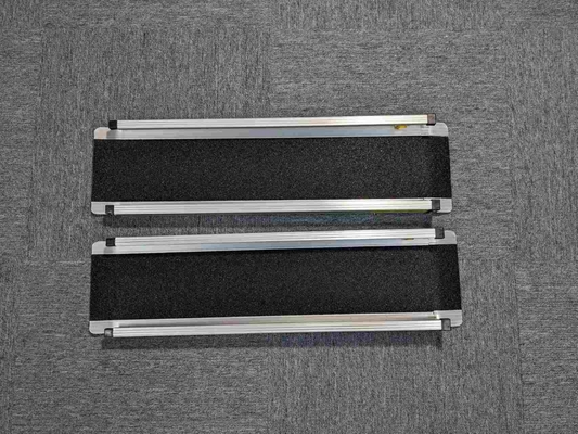 Largeur ouverte de 73 cm T3-T8 Rampe en aluminium pour les marches de la maison Porte d'entrée Escaliers Surface antidérapante