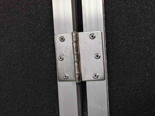 Largeur ouverte de 73 cm T3-T8 Rampe en aluminium pour les marches de la maison Porte d'entrée Escaliers Surface antidérapante