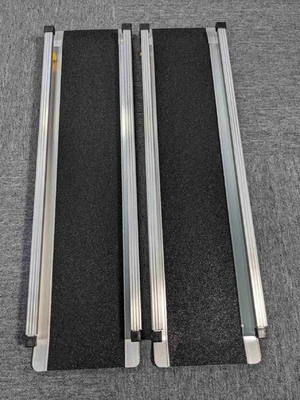 Rampe de fauteuil roulant léger Rampe en aluminium antidérapant pour la maison Capacité de chargement 600lbs