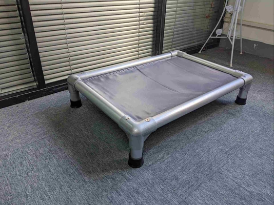 Marché américain Lavable et sec Rapidement Grand Lit élevé pour chien avec cadre en aluminium massif