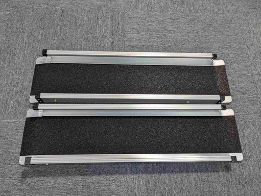 Rampes pour fauteuil roulant pliable portable avec matériau en aluminium