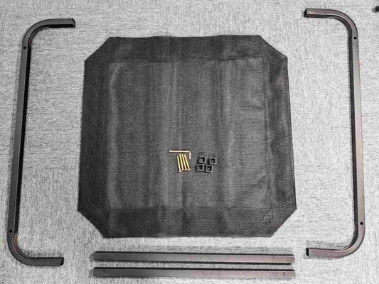 Lit personnalisé pour animaux de compagnie certifié ISO9001 surélevé et imperméable pour l'extérieur en plusieurs tailles