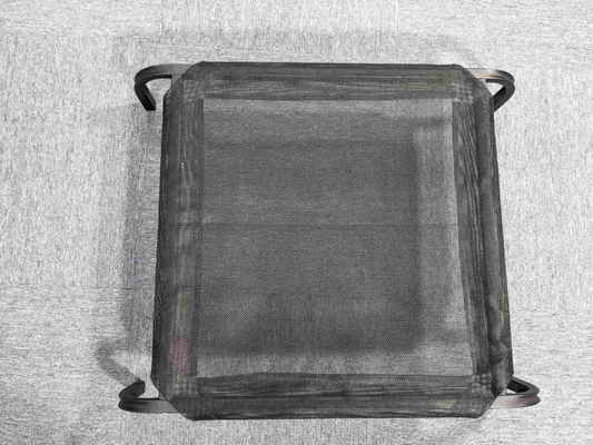 Lit personnalisé pour animaux de compagnie certifié ISO9001 surélevé et imperméable pour l'extérieur en plusieurs tailles