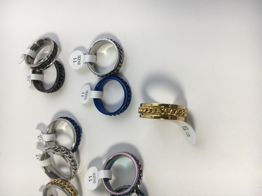 EN Norme Rings de chaîne en titane en acier rotatif pour hommes pour ouvrir facilement les bouteilles et les bières