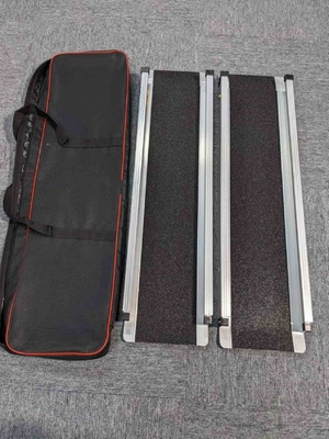 Rampe en alliage d'aluminium personnalisée pour un accès sans barrière au fauteuil roulant mobile et durable