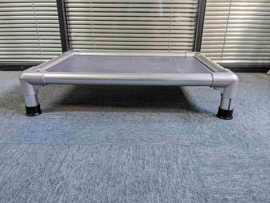 Alliage d'aluminium personnalisé Lit pour chiens, lavage des mains et taille humaine pour un confort maximal