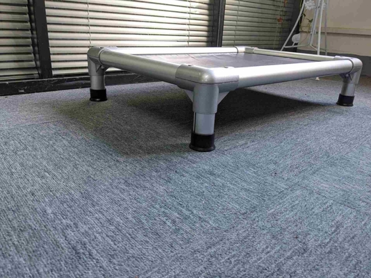 Lit pour chien grand intérieur/extérieur avec cadre en aluminium élevé
