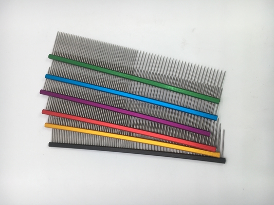 Outils de toilettage Peigne pour animaux de compagnie en acier inoxydable Peigne pour chiens pour chats Peigne pour nœuds ouverts Peigne personnalisée