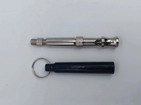 Arrêtez d'aboyer maintenant Stocked 8cm*0.8mm sifflet d'entraînement de chien pour l'entraînement et l'obéissance des animaux de compagnie