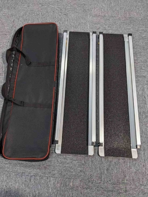 Quantités de chargement de rampe portable en aluminium pour fauteuil roulant