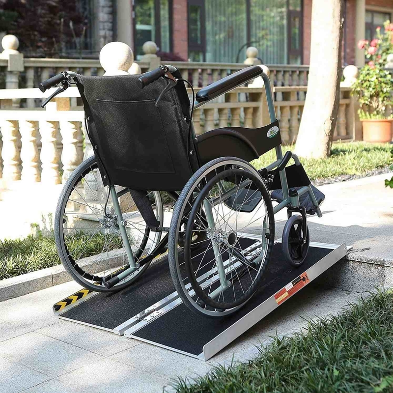 Rampe de fauteuil roulant léger Rampe en aluminium antidérapant pour la maison Capacité de chargement 600lbs